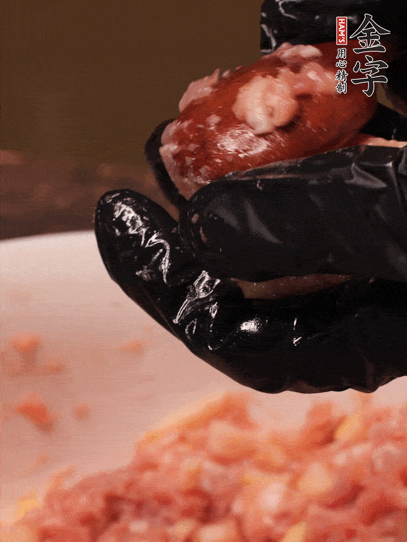 攪拌上勁，15g食用油，再攪拌一下，分成30g小圓球，冰凍1小時