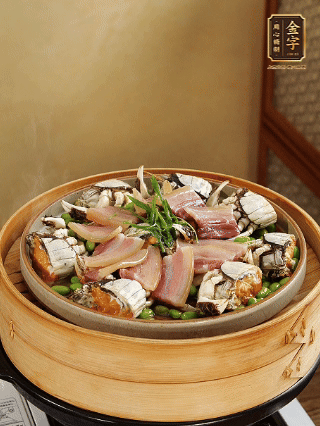 上鍋蒸15分鐘后，放蔥絲，潑熱油